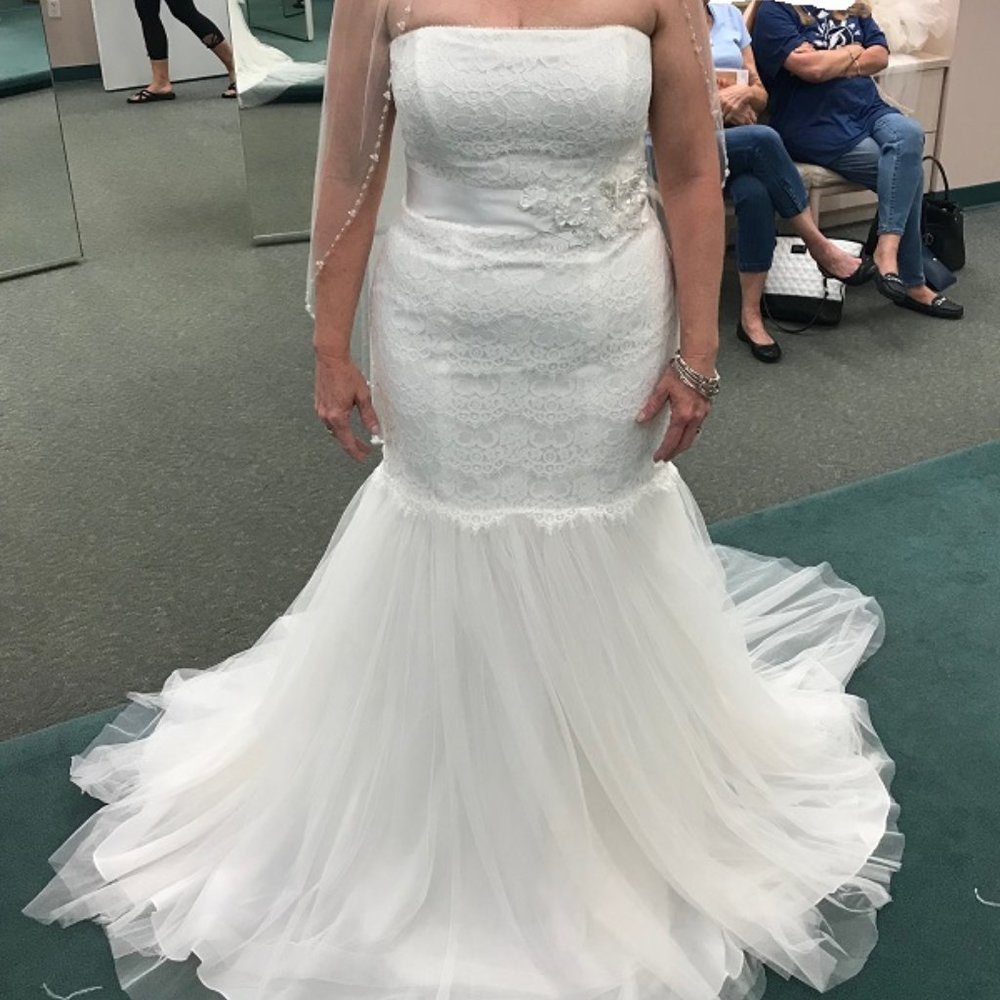 Wedding Dress Strapless Lace Trumpet w/Tulle Skirt